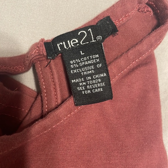 Mauve quarter length sleeve shirt with cute back- crop top - Picture 3 of 3